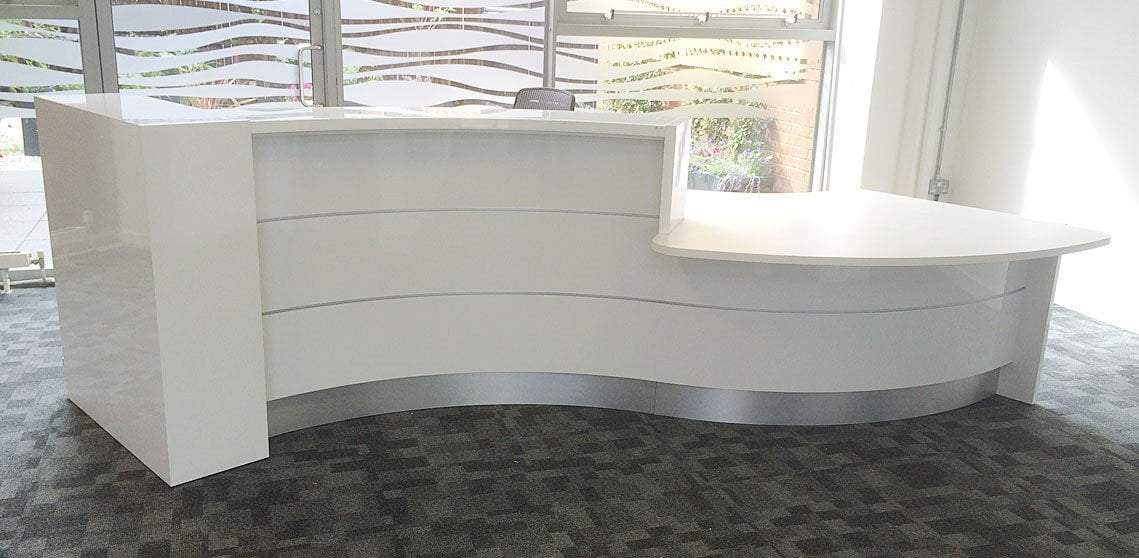 Valde curved reception desk