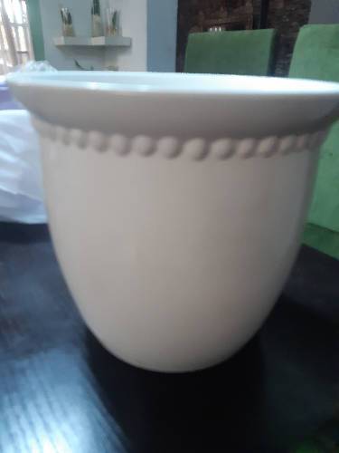 White flower pot/vase